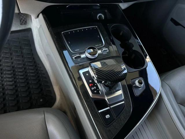 Photo of 2019 Carrara White Audi Q7
