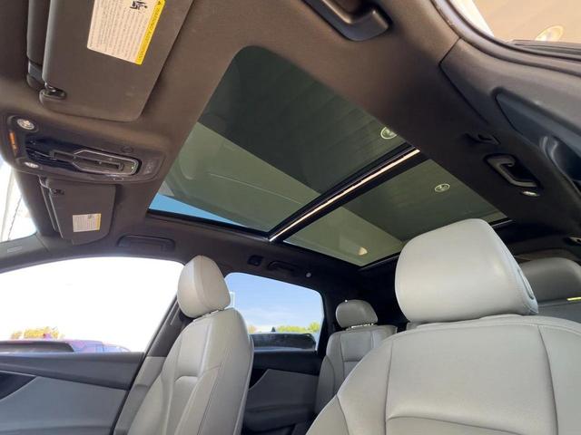 Photo of 2019 Carrara White Audi Q7