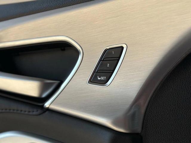 Photo of 2024 Black Acura RDX