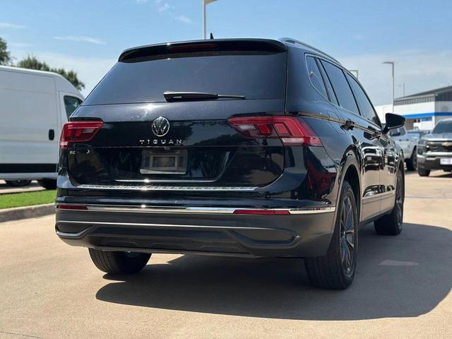 Photo of 2022 Silver Volkswagen Tiguan