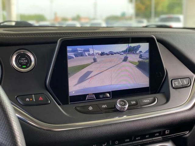 Photo of 2021 Silver Ice Metallic Chevrolet Blazer