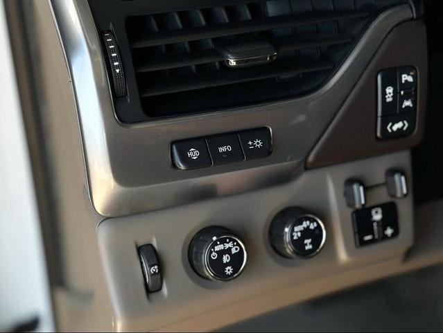 Photo of 2019 Summit White Chevrolet Tahoe