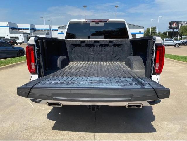 Photo of 2022 White Frost Tricoat GMC Sierra 1500