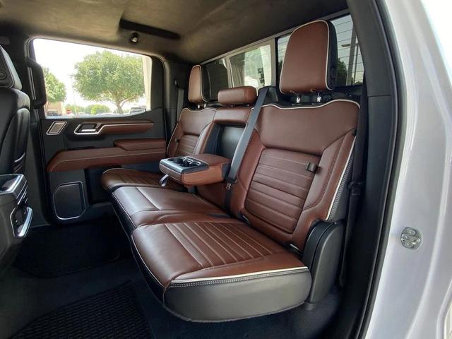 Photo of 2022 White Frost Tricoat GMC Sierra 1500