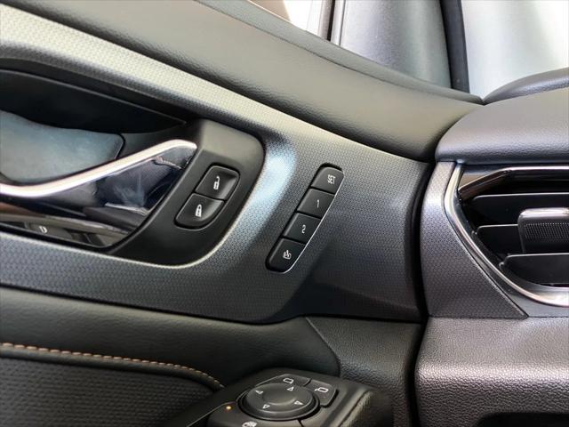 Photo of 2021 Mosaic Black Metallic Chevrolet Traverse