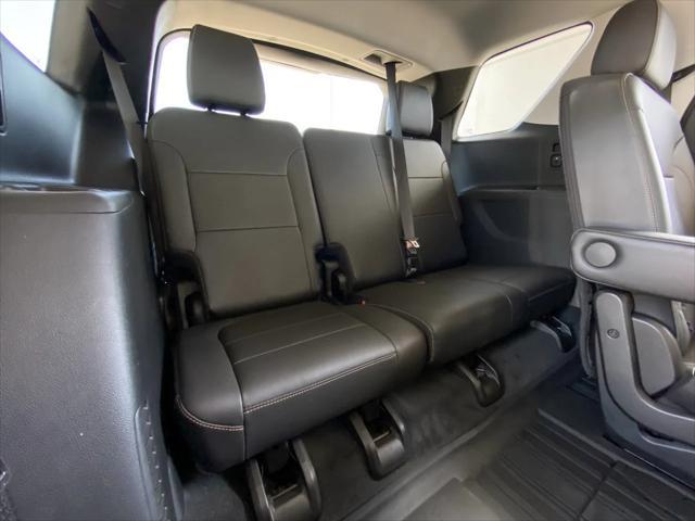 Photo of 2021 Mosaic Black Metallic Chevrolet Traverse