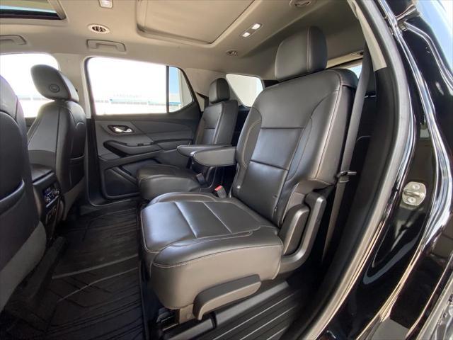 Photo of 2021 Mosaic Black Metallic Chevrolet Traverse