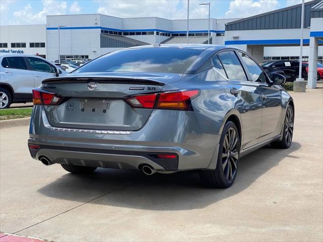 Photo of 2022 Gray Nissan Altima