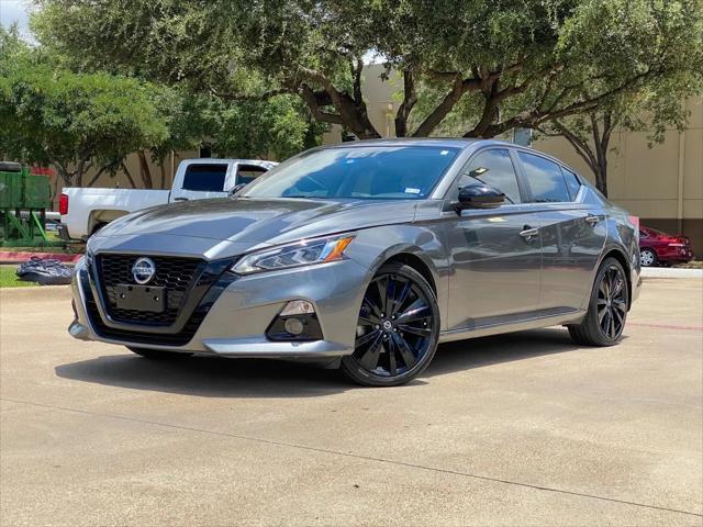 Photo of 2022 Gray Nissan Altima