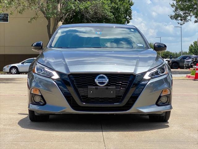 Photo of 2022 Gray Nissan Altima