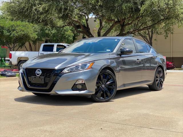 Photo of 2022 Gray Nissan Altima