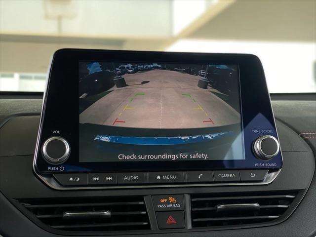 Photo of 2022 Gray Nissan Altima