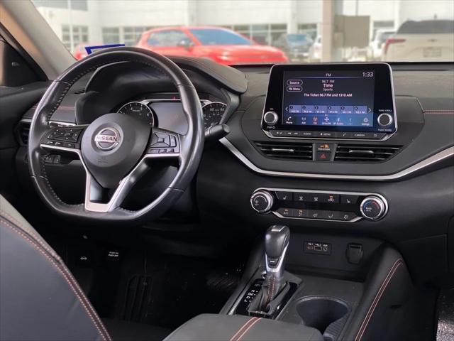 Photo of 2022 Gray Nissan Altima