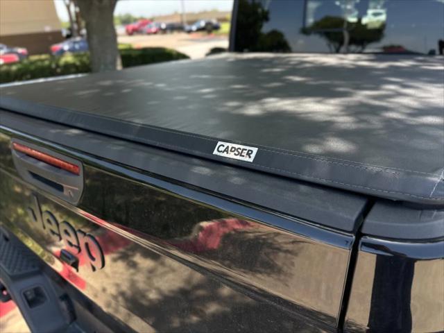 Photo of 2023 Silver Zynith Clearcoat Jeep Gladiator
