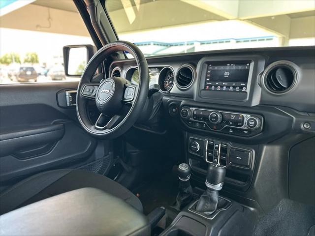 Photo of 2023 Silver Zynith Clearcoat Jeep Gladiator