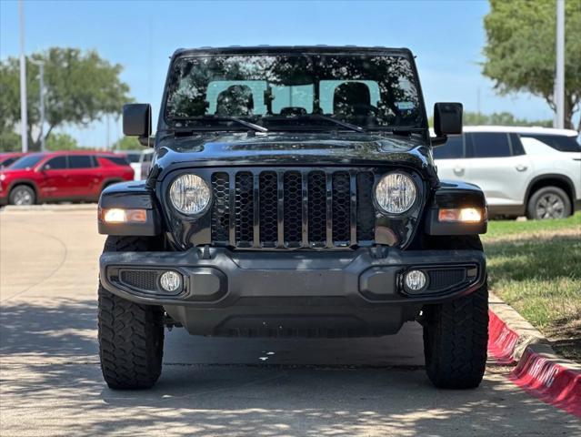 Photo of 2023 Silver Zynith Clearcoat Jeep Gladiator