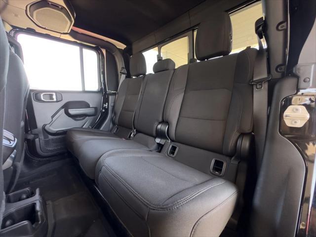 Photo of 2023 Silver Zynith Clearcoat Jeep Gladiator