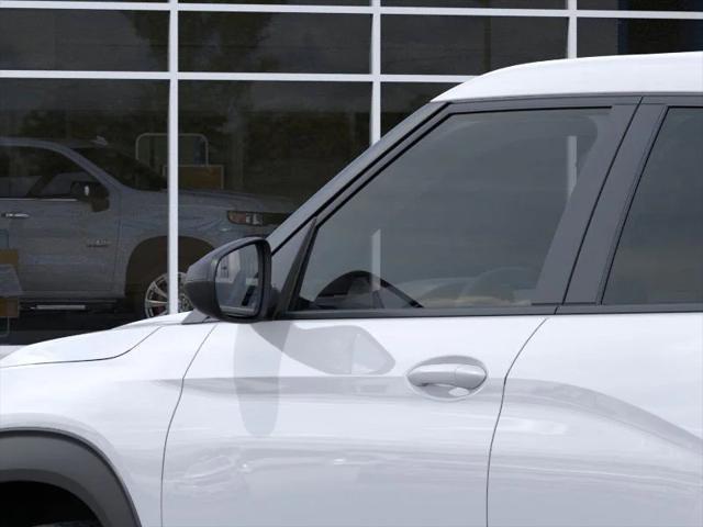 Photo of 2026 Summit White Chevrolet Trailblazer