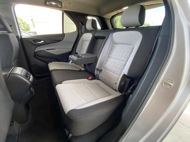 Photo of 2022 Silver Ice Metallic Chevrolet Equinox
