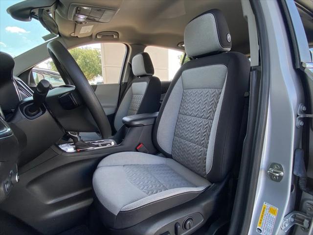 Photo of 2022 Silver Ice Metallic Chevrolet Equinox