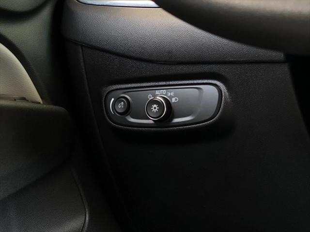 Photo of 2022 Silver Ice Metallic Chevrolet Equinox