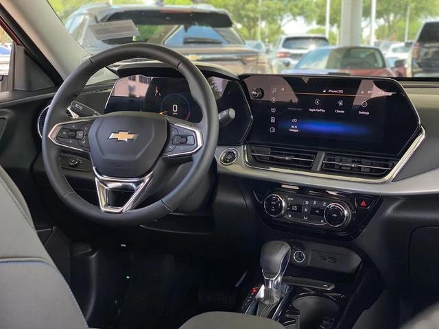 Photo of 2025 Crimson Metallic Chevrolet Trax