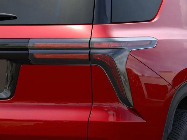 Photo of 2026 Radiant Red Tintcoat Chevrolet Traverse