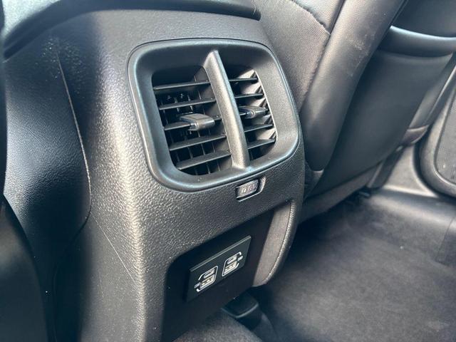 Photo of 2021 Hydro Blue Pearlcoat Jeep Cherokee