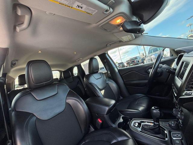 Photo of 2021 Hydro Blue Pearlcoat Jeep Cherokee