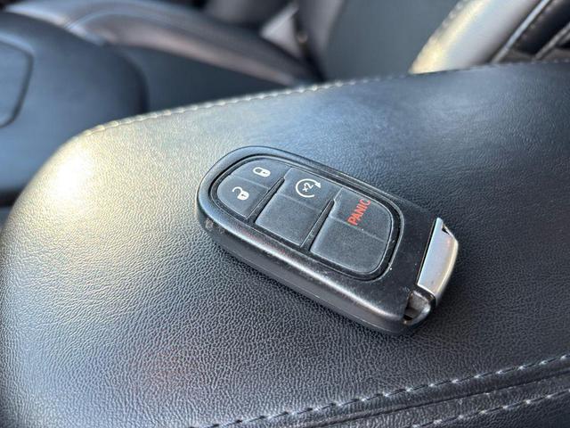 Photo of 2021 Hydro Blue Pearlcoat Jeep Cherokee