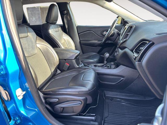 Photo of 2021 Hydro Blue Pearlcoat Jeep Cherokee