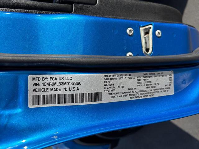 Photo of 2021 Hydro Blue Pearlcoat Jeep Cherokee