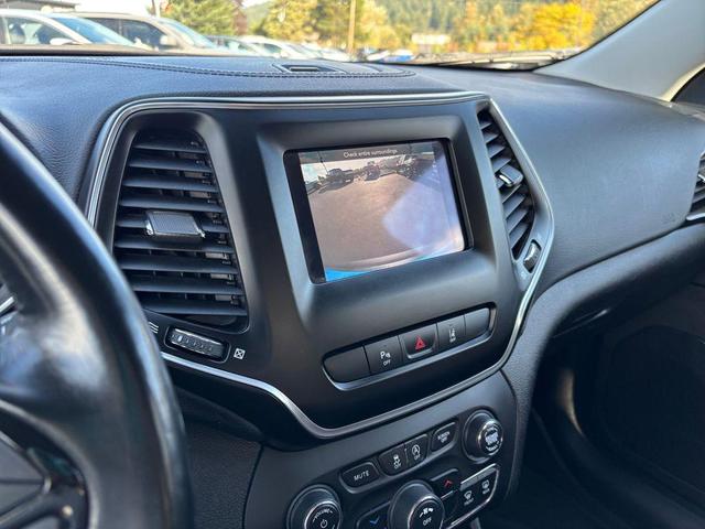 Photo of 2021 Hydro Blue Pearlcoat Jeep Cherokee