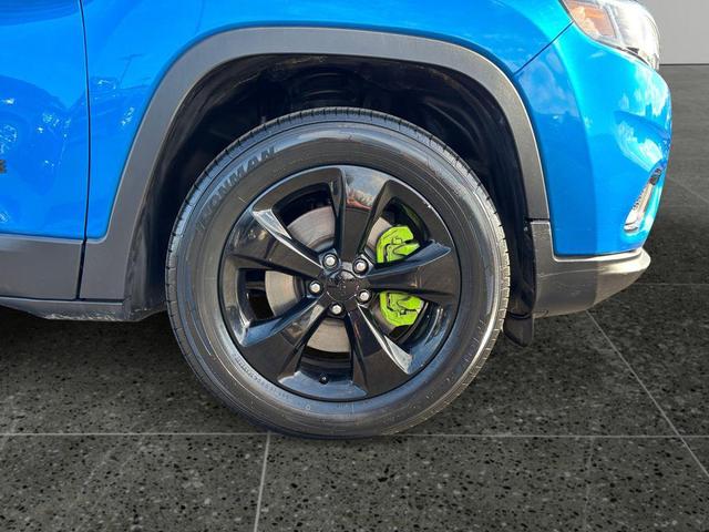 Photo of 2021 Hydro Blue Pearlcoat Jeep Cherokee