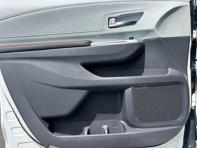 Photo of 2024 Ice Cap Toyota Sienna