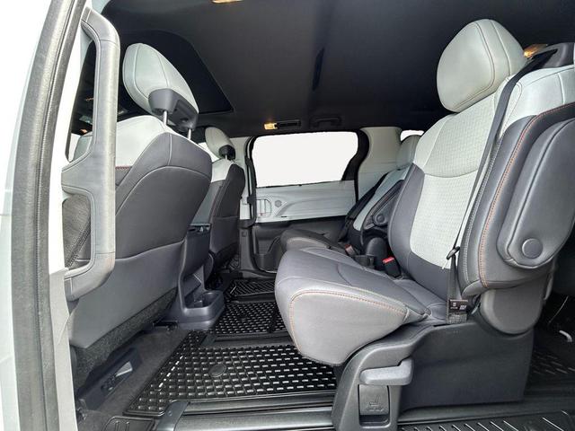 Photo of 2024 Ice Cap Toyota Sienna