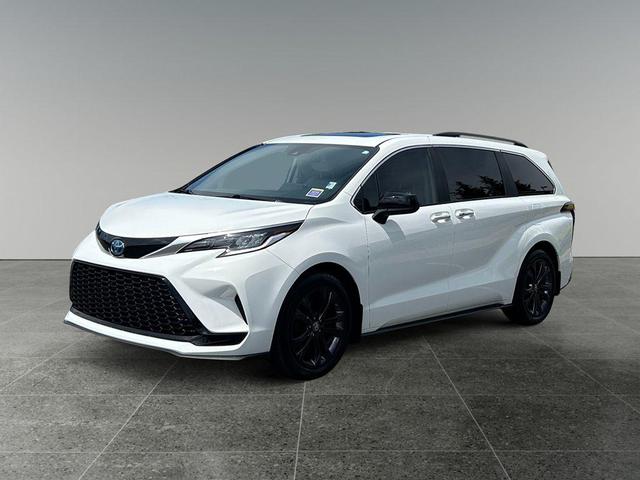 Photo of 2024 Ice Cap Toyota Sienna