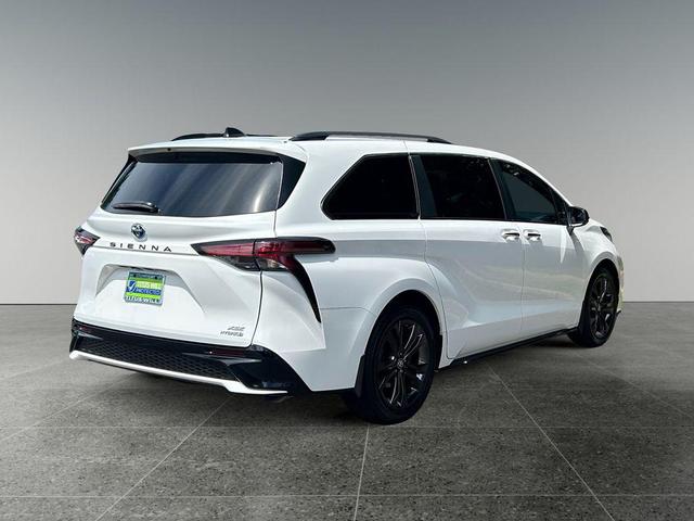 Photo of 2024 Ice Cap Toyota Sienna