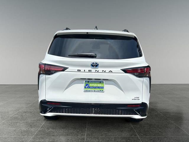 Photo of 2024 Ice Cap Toyota Sienna