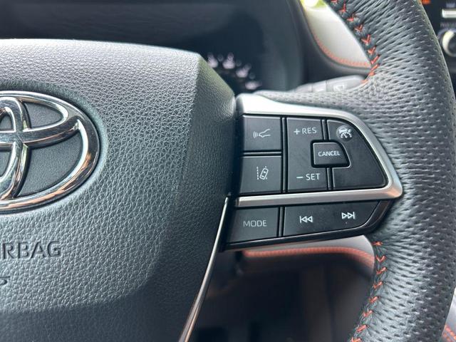 Photo of 2024 Ice Cap Toyota Sienna