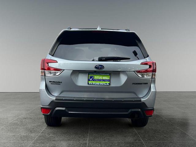 Photo of 2021 Ice Silver Subaru Forester