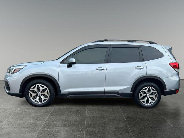 Photo of 2021 Ice Silver Subaru Forester