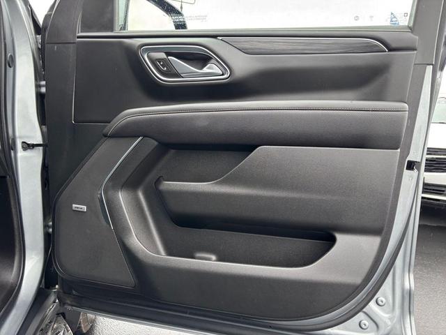 Photo of 2024 Gray GMC Yukon XL