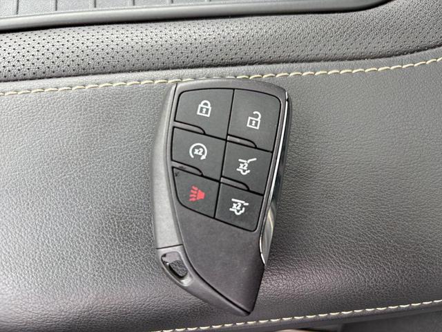 Photo of 2024 Gray GMC Yukon XL