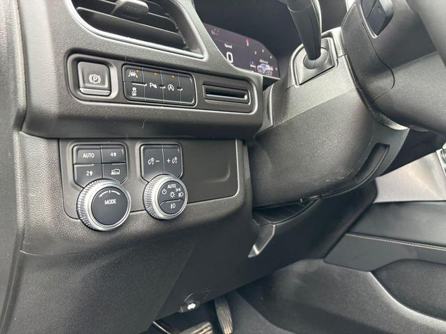 Photo of 2024 Gray GMC Yukon XL