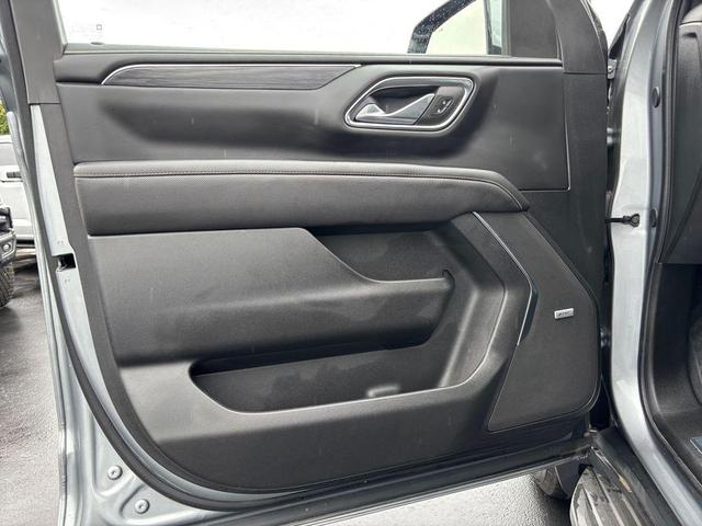 Photo of 2024 Gray GMC Yukon XL