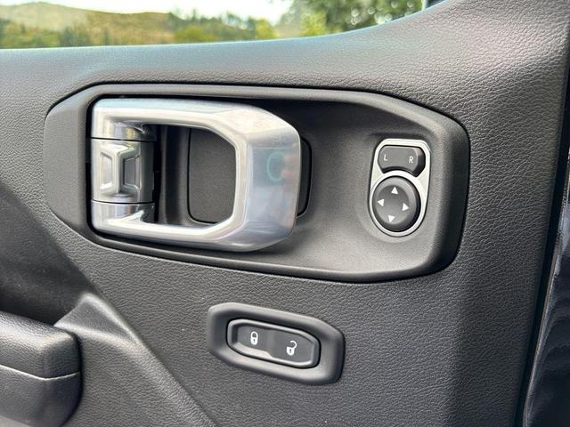 Photo of 2021 Black Clearcoat Jeep Wrangler