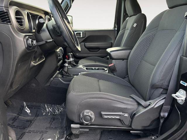 Photo of 2021 Black Clearcoat Jeep Wrangler