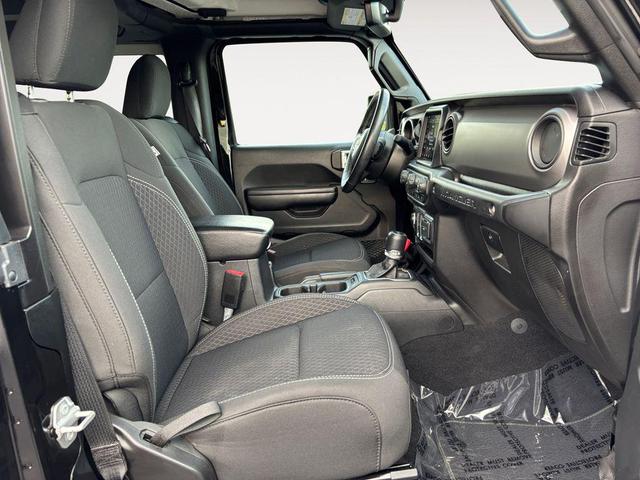 Photo of 2021 Black Clearcoat Jeep Wrangler