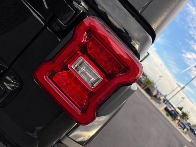 Photo of 2021 Black Clearcoat Jeep Wrangler